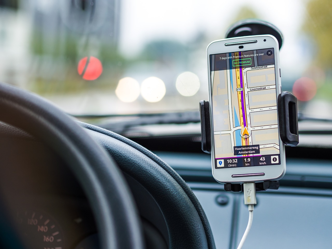 Dlaczego warto wyposażyć się w alarmy, monitoringi GPS?