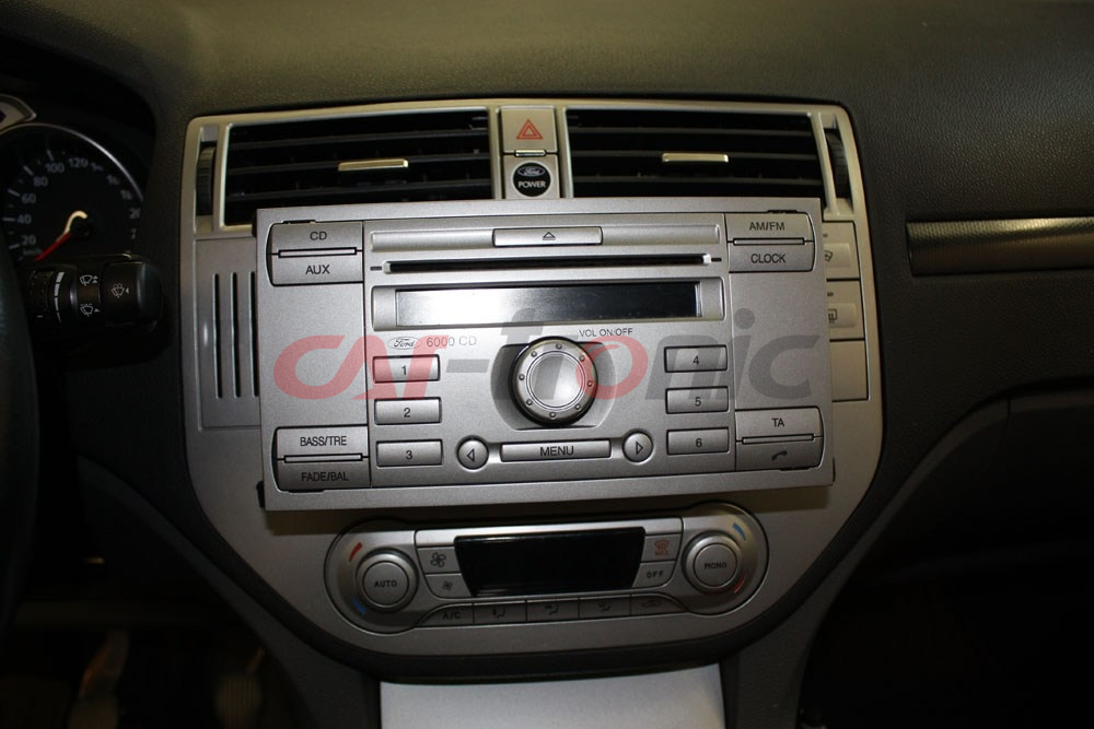 Ramka radiowa 2 DIN zestaw Ford Focus,C-Max 05-> srebrna