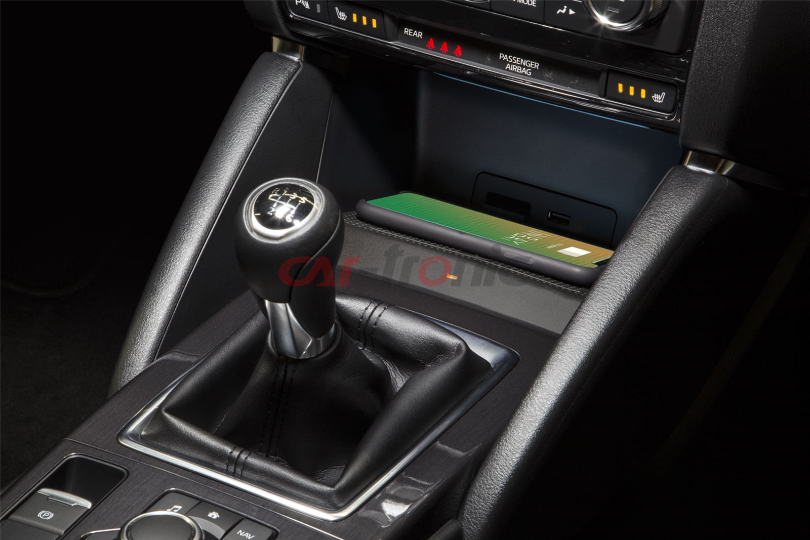 Inbay ładowarka indukcyjna Mazda CX-5 (KE) 02/2015 - 04/2017 10W