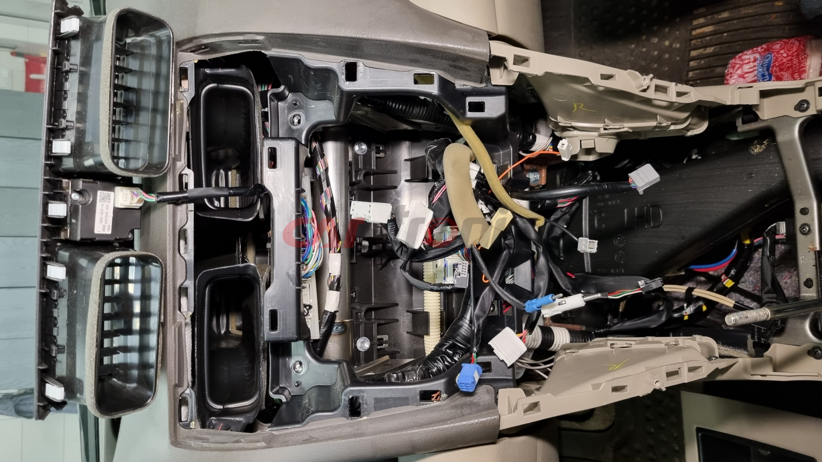 Adapter do sterowania z kierownicy Toyota Sienna, FJ-Cruiser, Corolla 2003 -> z system JBL CTSTY016.2