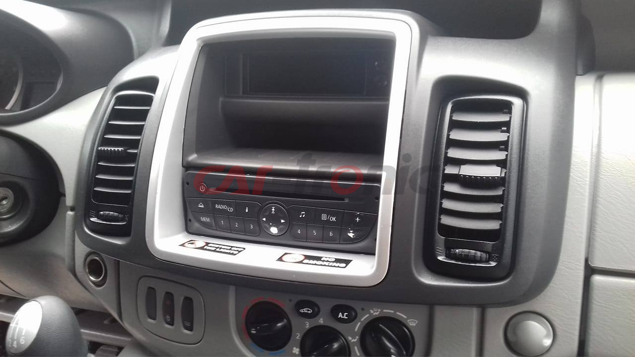 Ramka radiowa 2 DIN Opel Vivaro (X83) 2010, Nissan Primastar (J4), 2011 -> Renault Trafic II