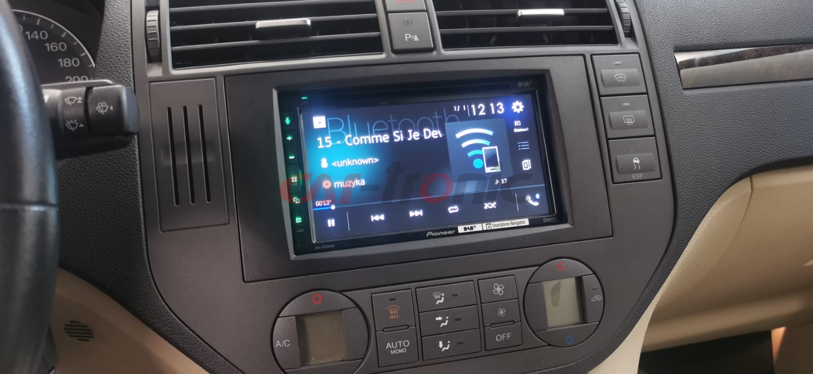 Stacja multimedialna Pioneer AVH-Z5200DAB. Apple CarPlay i Android Auto