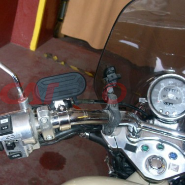 Motocyklowy zasilacz USB + gniazdo zapalniczki - czarny