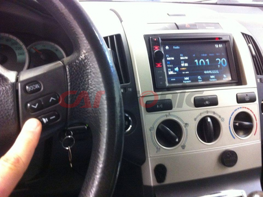 Ramka radiowa 2 DIN Toyota Corolla Verso (E12) 2004 - 2009 srebrna